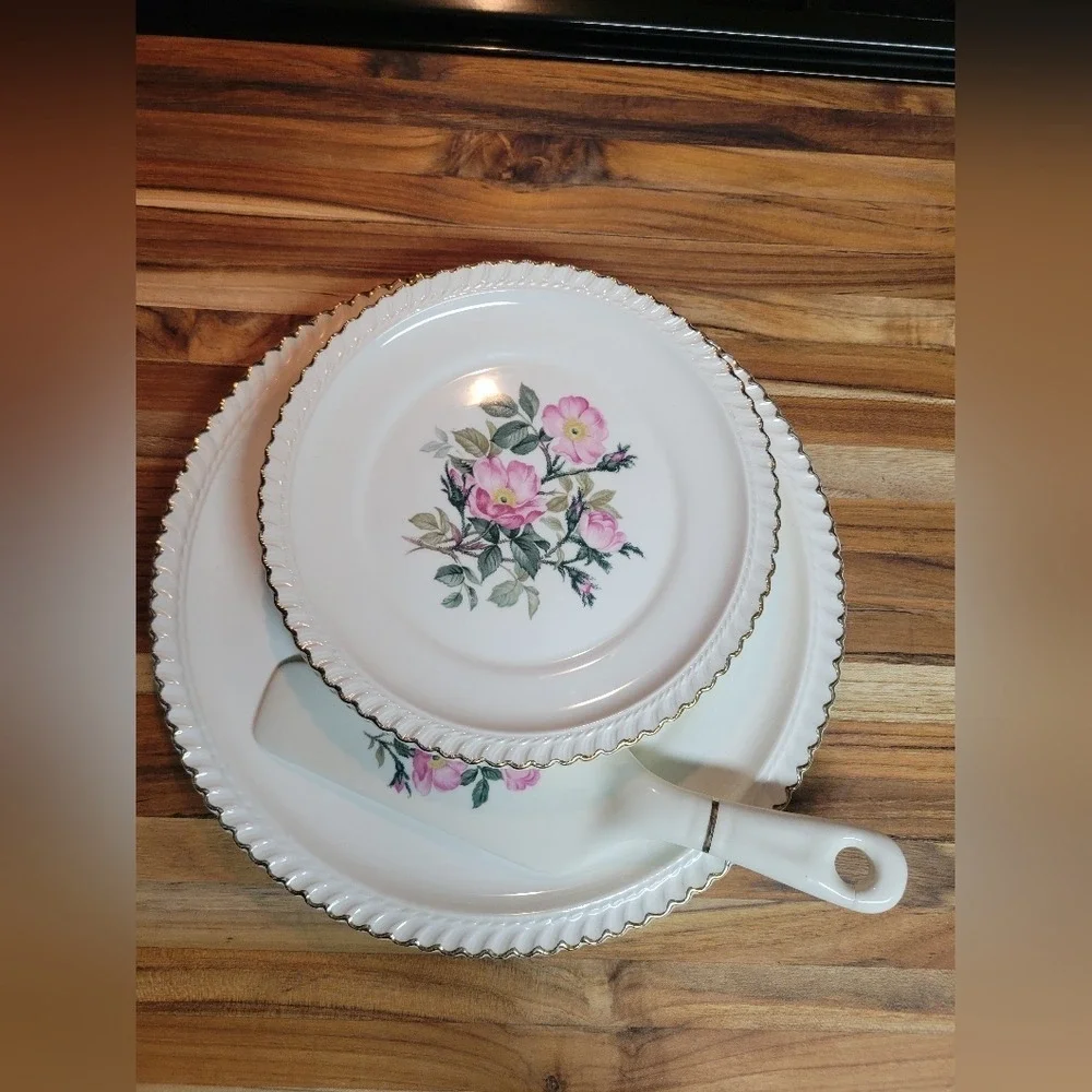 1950's Harker Pottery Wild Rose‎ Cake Serving Set 22kt Gold beautiful
